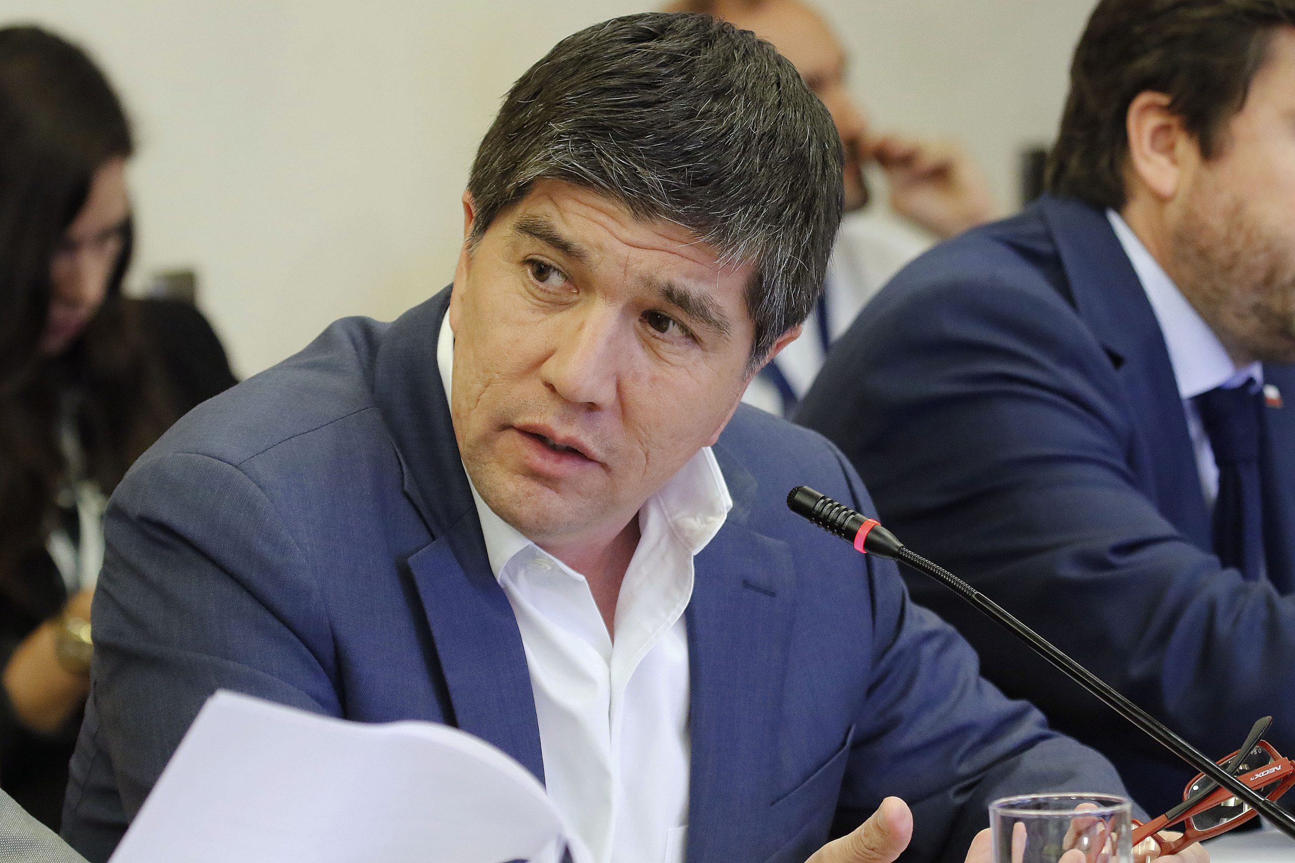 Denuncia impacta en La Moneda: La Fiscalía investiga al subsecretario Manuel Monsalve por abuso sexual.