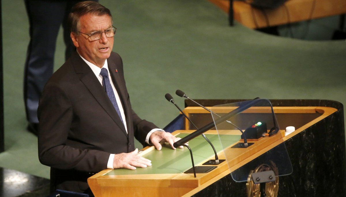 Bolsonaro declara que «tirará la toalla» si permanece inhabilitado para las elecciones de 2026 en Brasil.