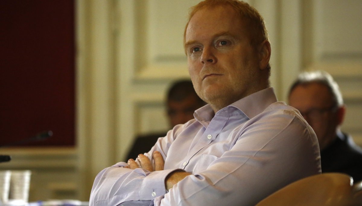 Rojo Edwards anuncia su precandidatura a la presidencia representando al Partido Social Cristiano.