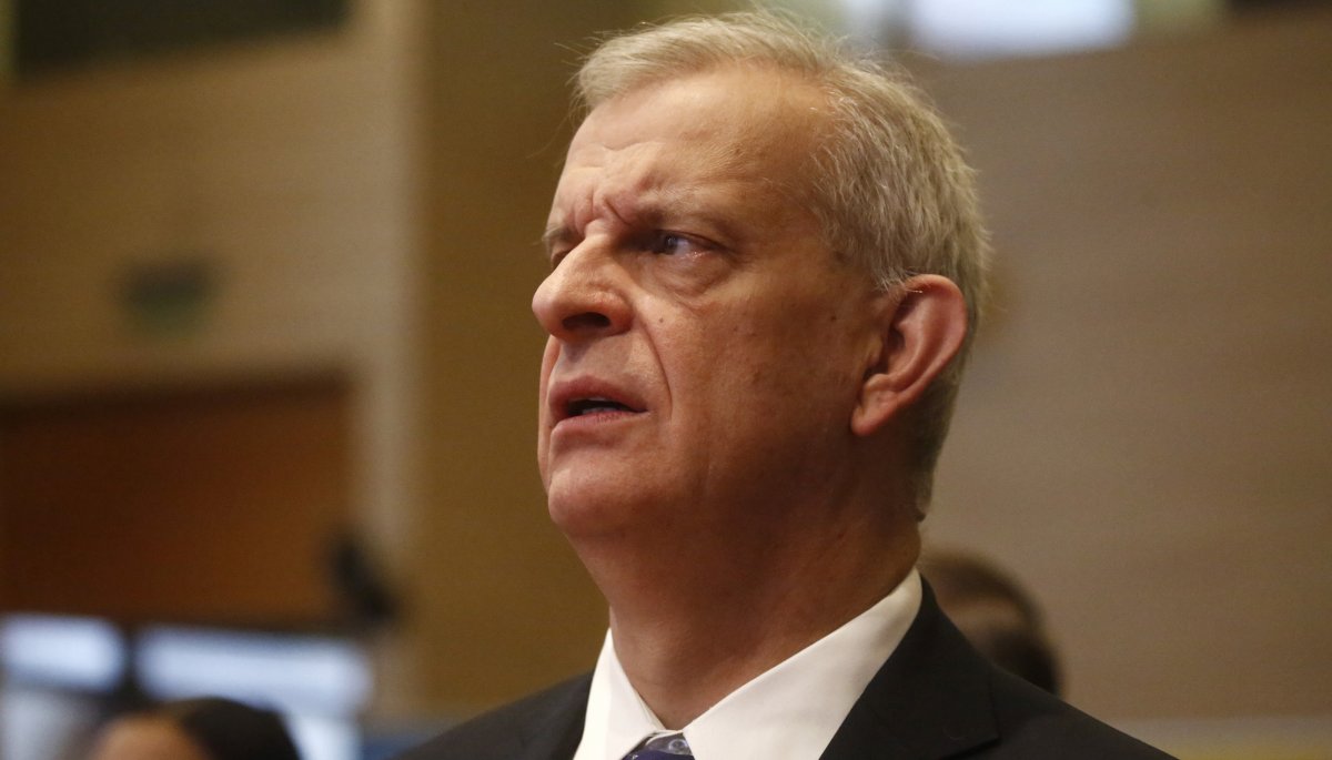 Diputados de la UDI piden al fiscal Armendáriz que aclare el supuesto encuentro con Monsalve antes de su renuncia.