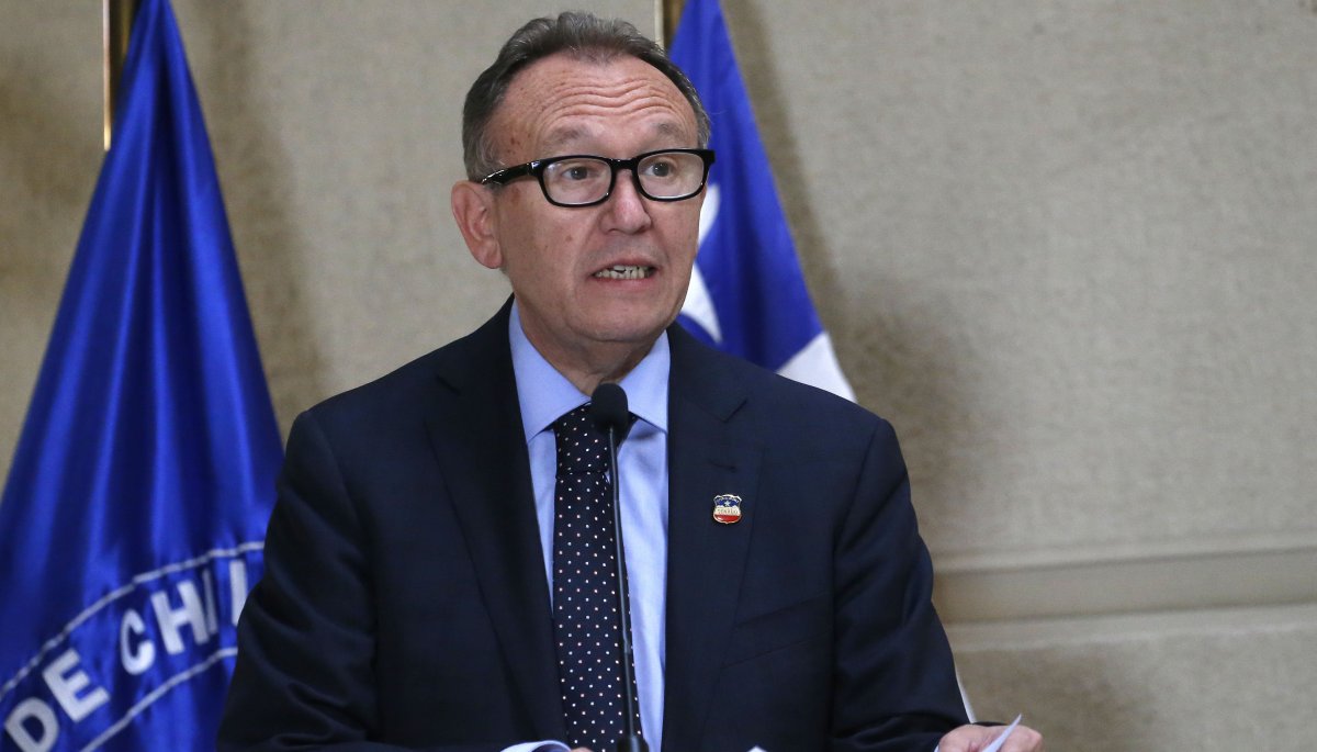 El Presidente del Senado enfatiza la importancia de mantener la «separación de los poderes del Estado» luego de las críticas de Boric sobre la destitución de Muñoz.