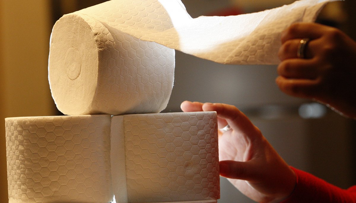 Sernac presenta una nueva acción colectiva contra SCA por la colusión en el mercado del papel tissue.