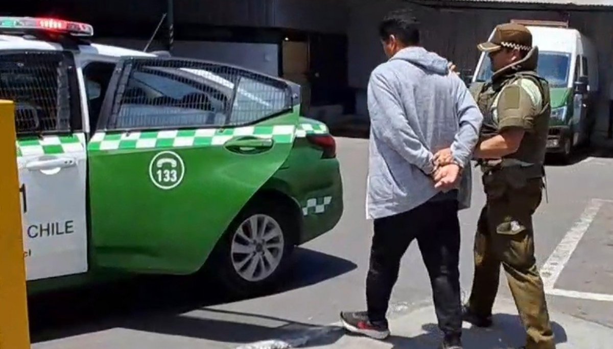 Arrestan a un hombre por intentar atropellar a un carabinero durante una fiscalización en Colchane.