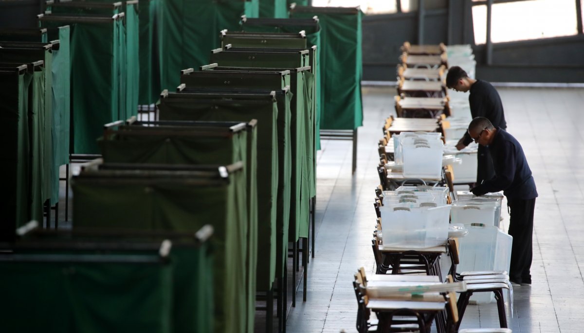 Servel informa que se ha logrado la mayor constitución de mesas en los últimos 11 procesos electorales.