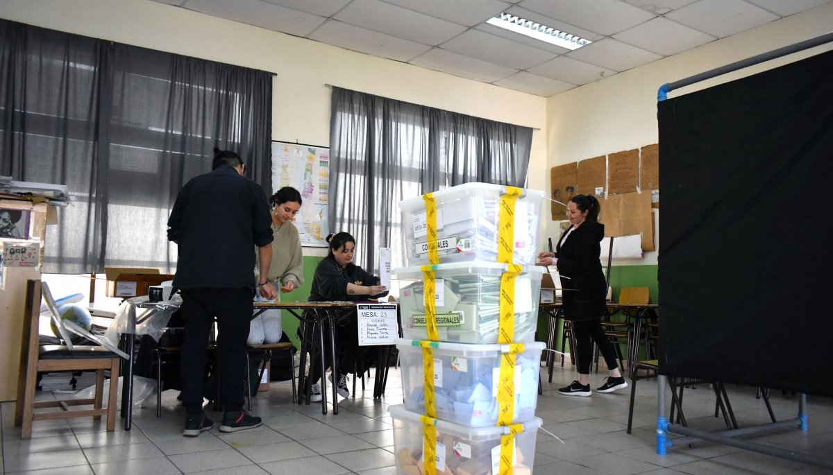 Servel solicita al Ejecutivo que envíe un proyecto de ley para conceder un bono extraordinario a los vocales de mesa.