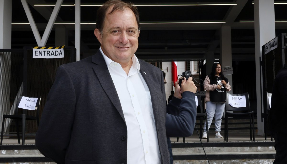 Iván Poduje se muestra optimista sobre su victoria en Viña del Mar: «Los sondeos nos indican que ganamos».