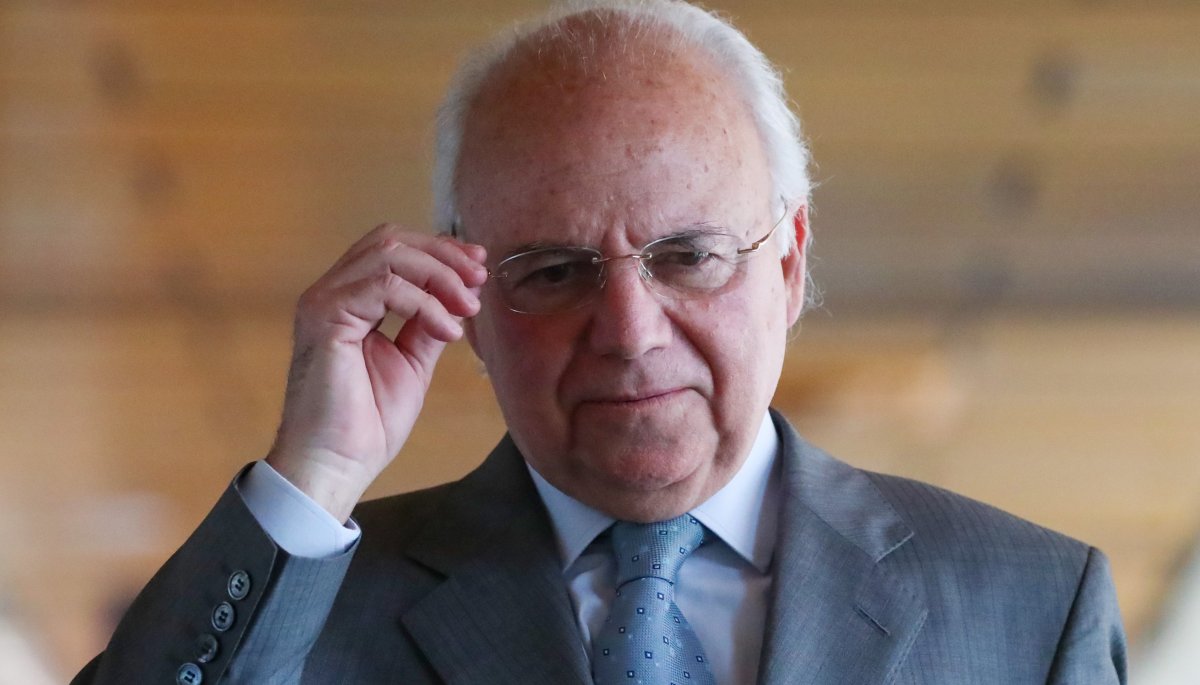 El exgeneral director de Carabineros, Eduardo Gordon, es condenado por malversación de fondos públicos.