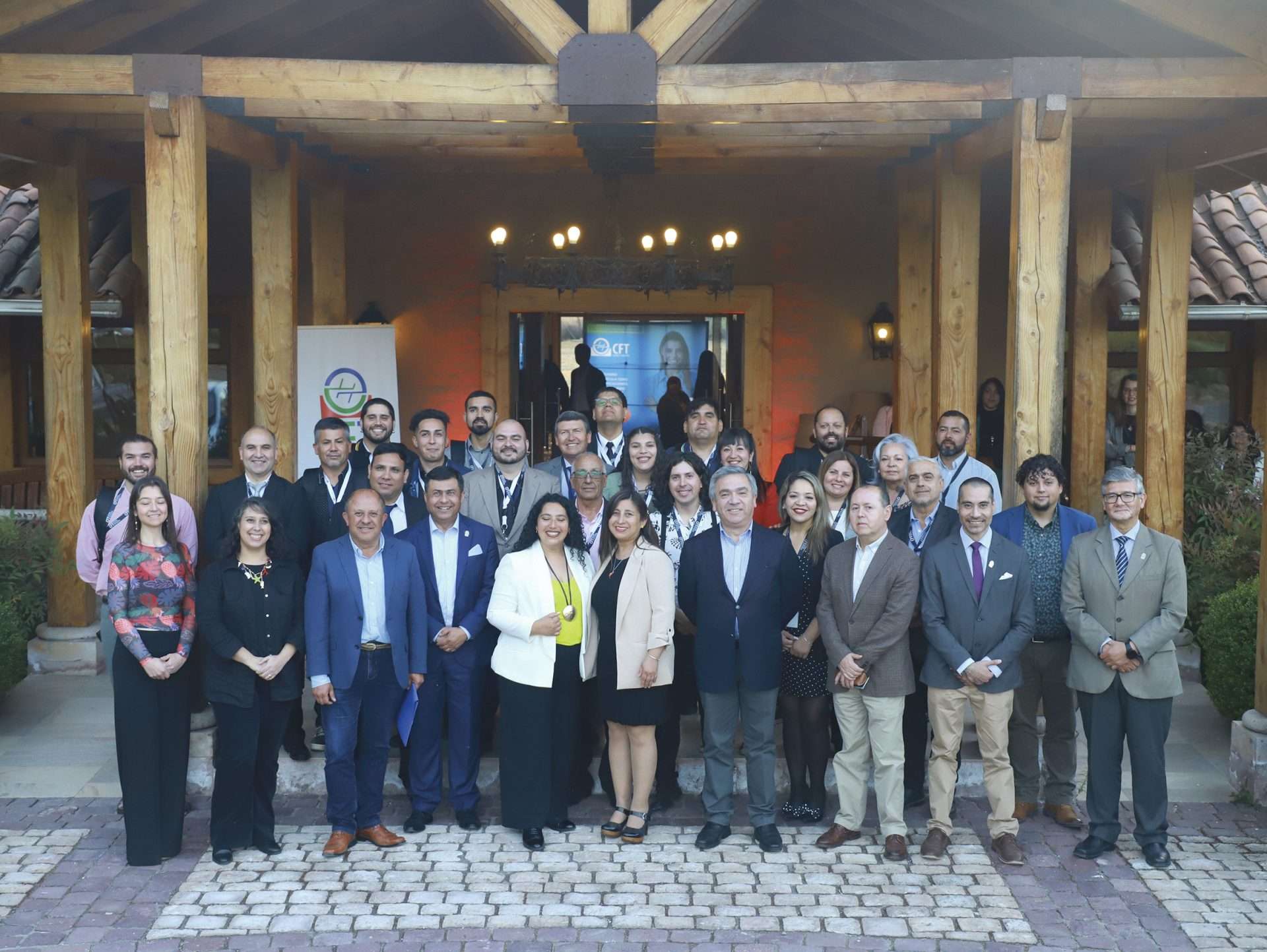 Dieciocho alumnos finalizan cursos impartidos por Sence y CFT en San Vicente.