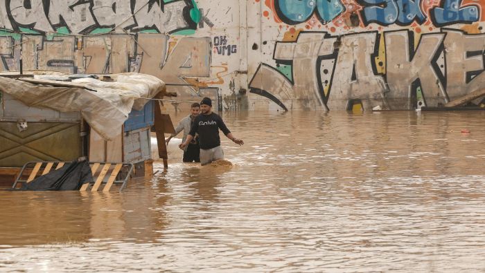 Impactantes inundaciones en España provocan al menos 51 muertes.