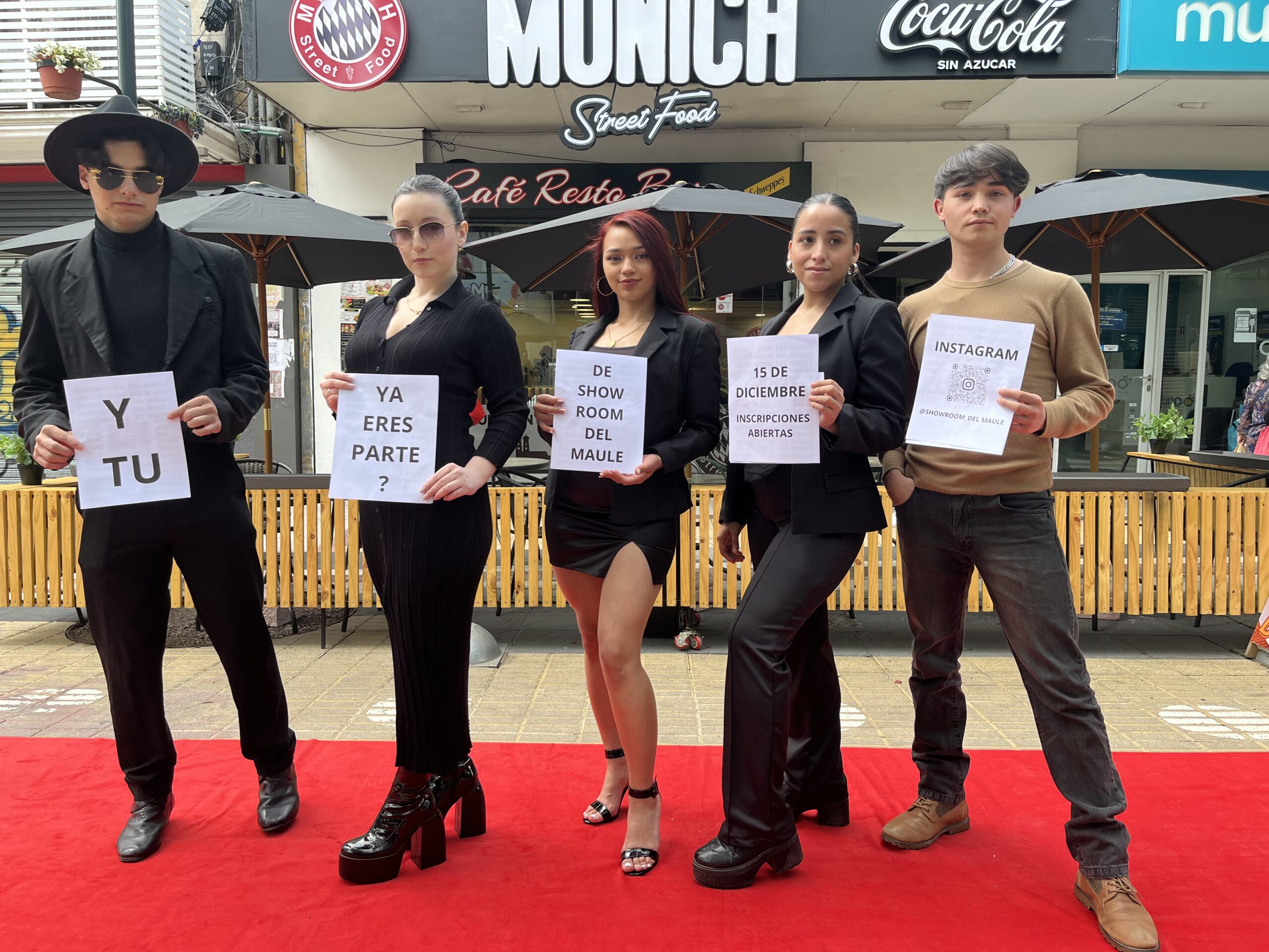 Sala de Exhibición: Espacio para la Presentación y Conexiones