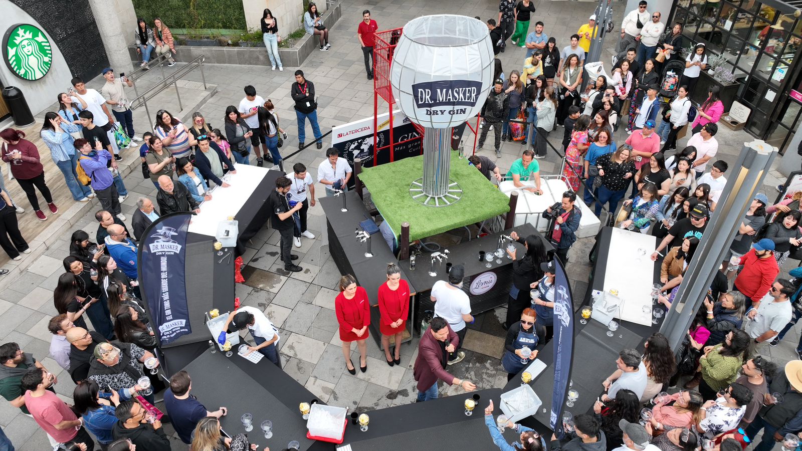 El logro del récord de gin tonic en Mall Curicó.