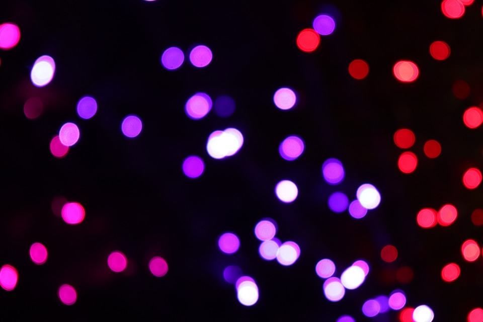 Entra en vigor nueva normativa sobre iluminación: a medianoche deberán apagarse las pantallas publicitarias y las luces de los recintos deportivos.