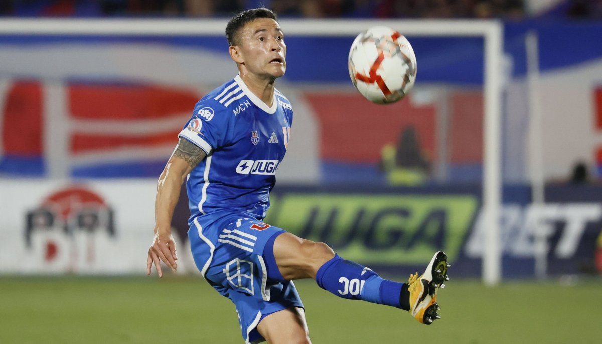 Charles Aránguiz sobre su permanencia en U. de Chile: ‘Tengo un año más de contrato, luego lo evaluaremos’