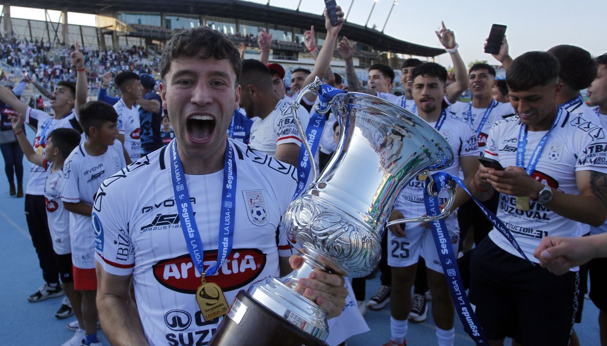 ¡Campeones! Deportes Melipilla regresa a la B tras triunfar sobre Concepción en penales.