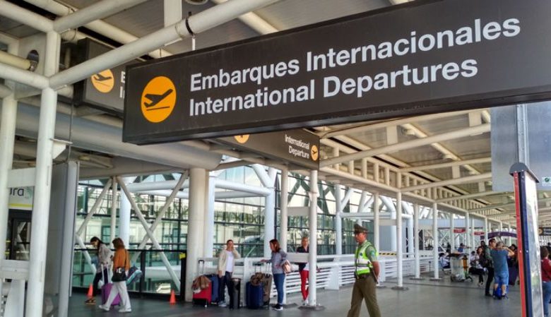 El Aeropuerto de Santiago se alista para atender a más de 350 mil pasajeros en el próximo fin de semana largo.