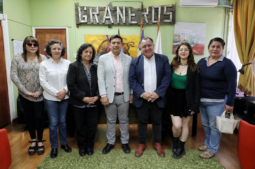 Alcalde Claudio Segovia se reúne con autoridades electas de Graneros.