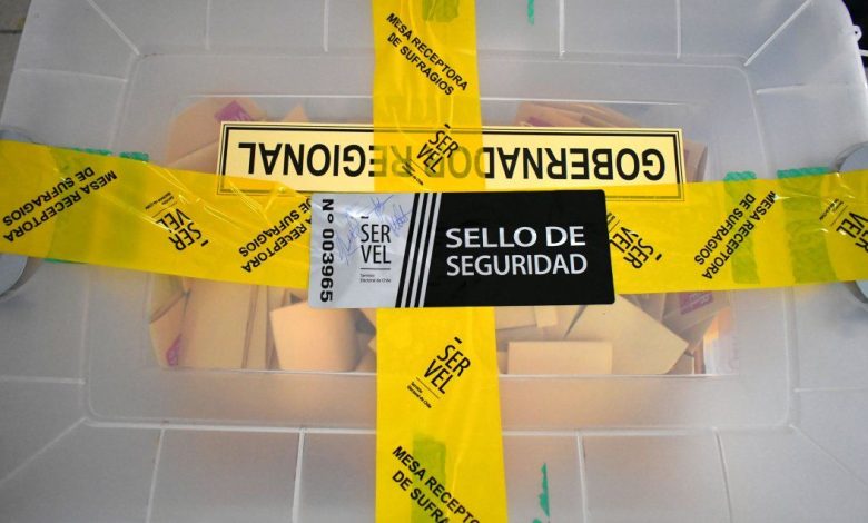 Servel reporta una participación del 46,86% en la primera jornada de elecciones, lo que equivale a unos 7,2 millones de votantes.