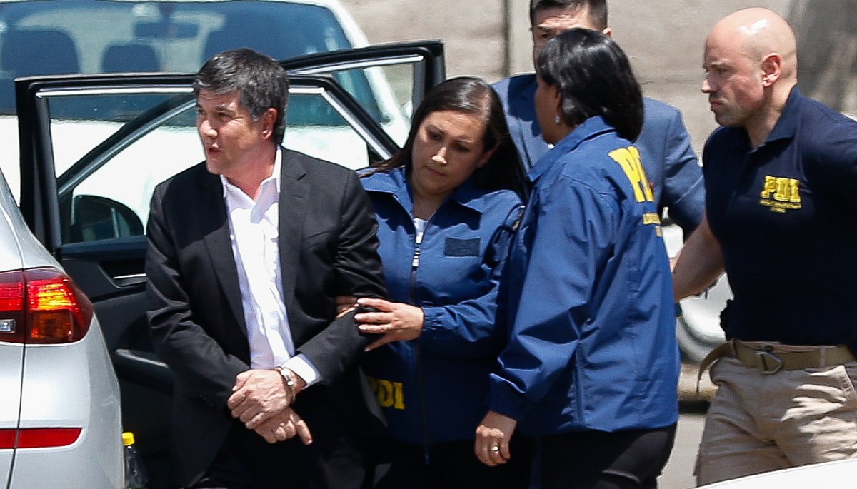 Manuel Monsalve fue detenido en la Brigada de Homicidios de la PDI en Ñuñoa, a la espera de que se reanude la formalización.