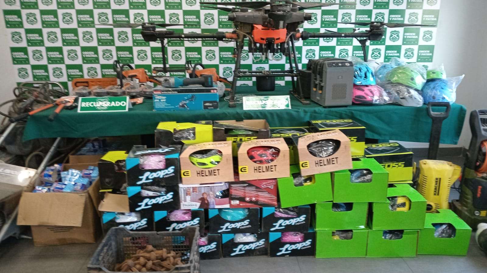 Carabineros desmantela una banda dedicada a la reducción de especies y logra una significativa recuperación de bienes.