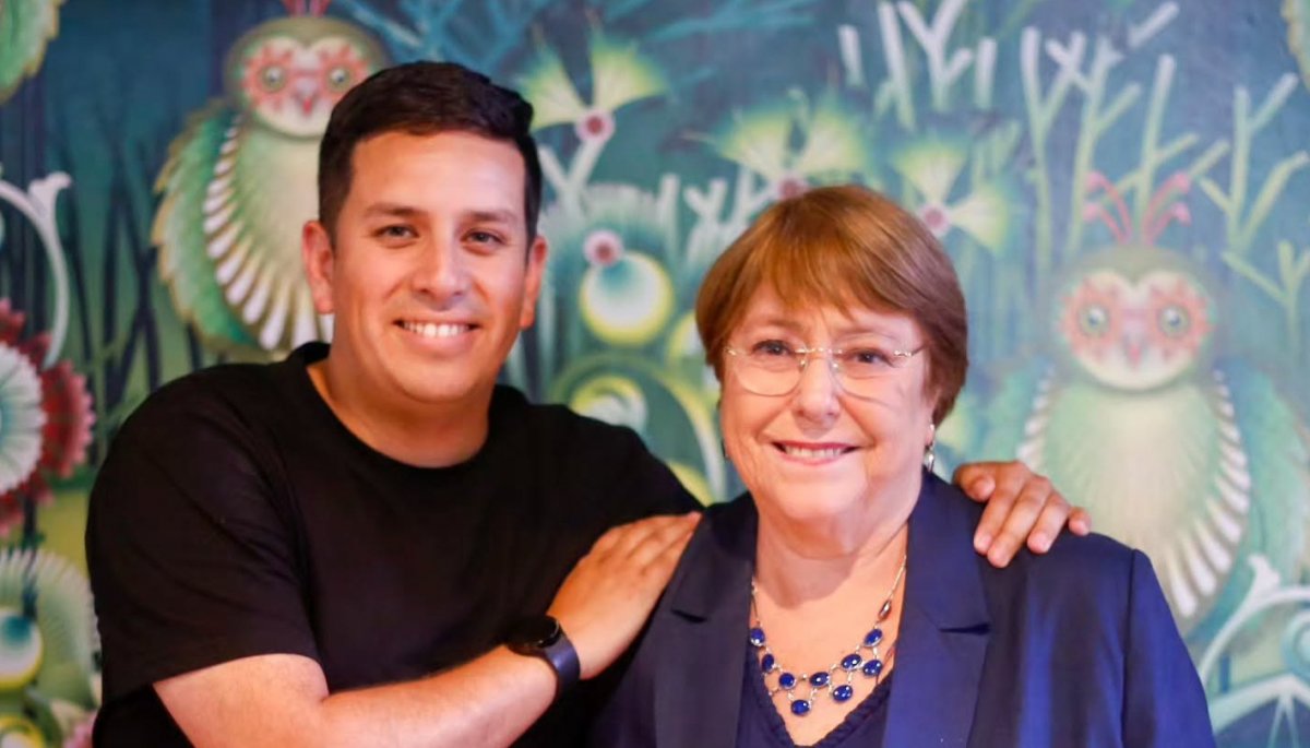 El alcalde electo de Puente Alto se encontró con la expresidenta Michelle Bachelet para discutir temas de gobernabilidad y municipalismo.