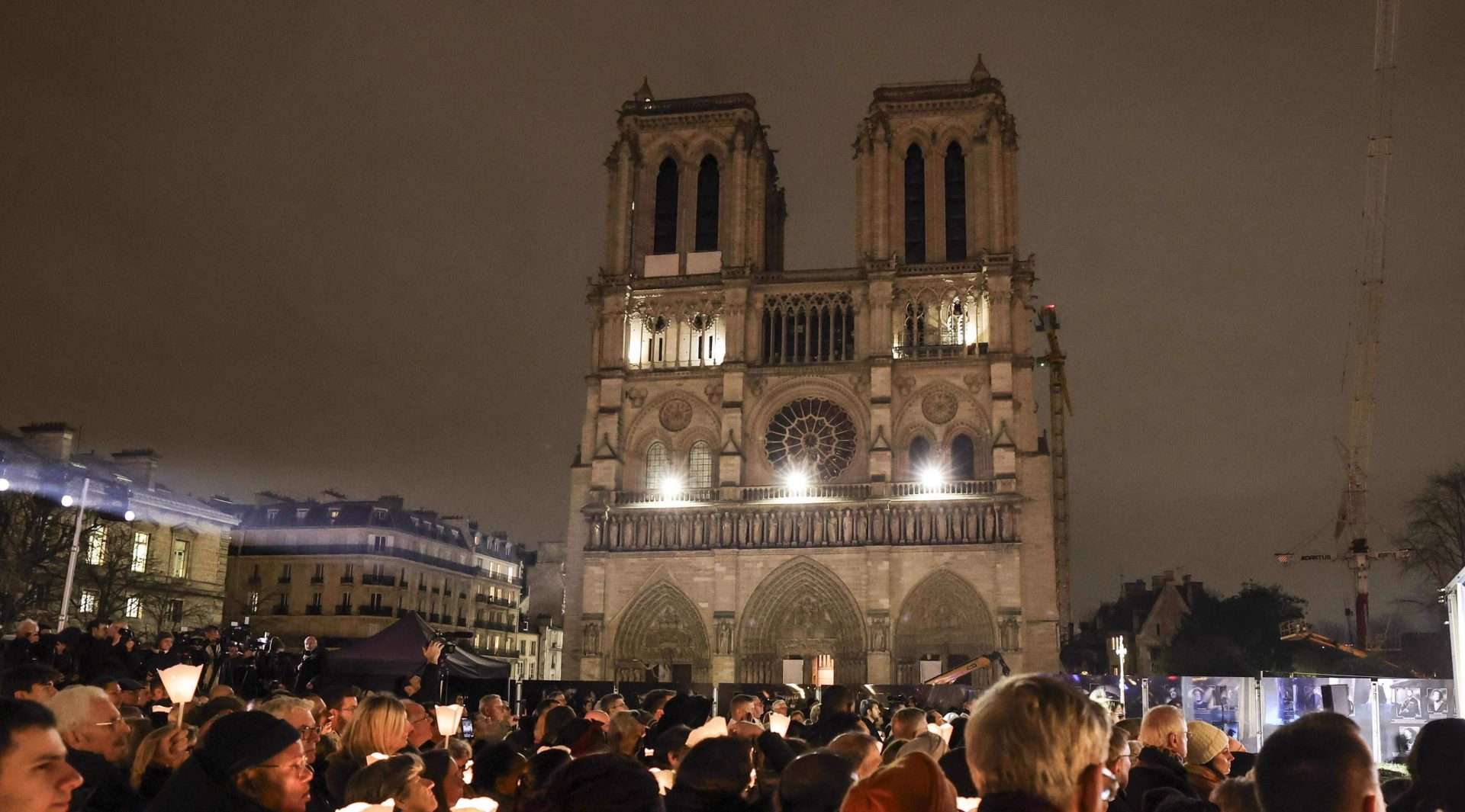 París restaura Notre Dame.