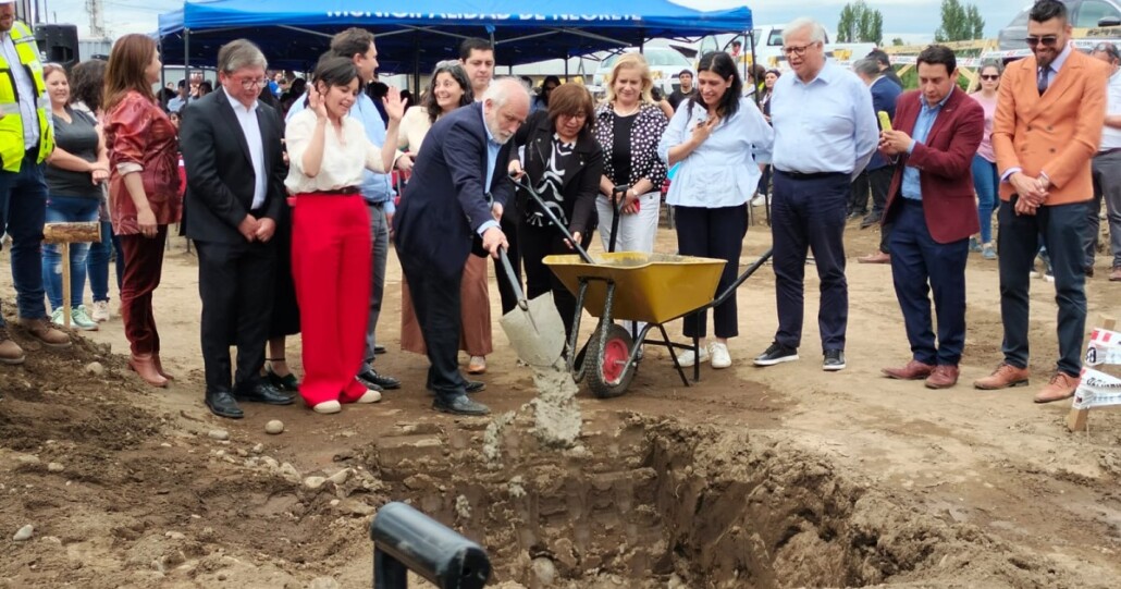 149 familias de Negrete festejan la inauguración de la primera piedra del proyecto residencial Portal II.