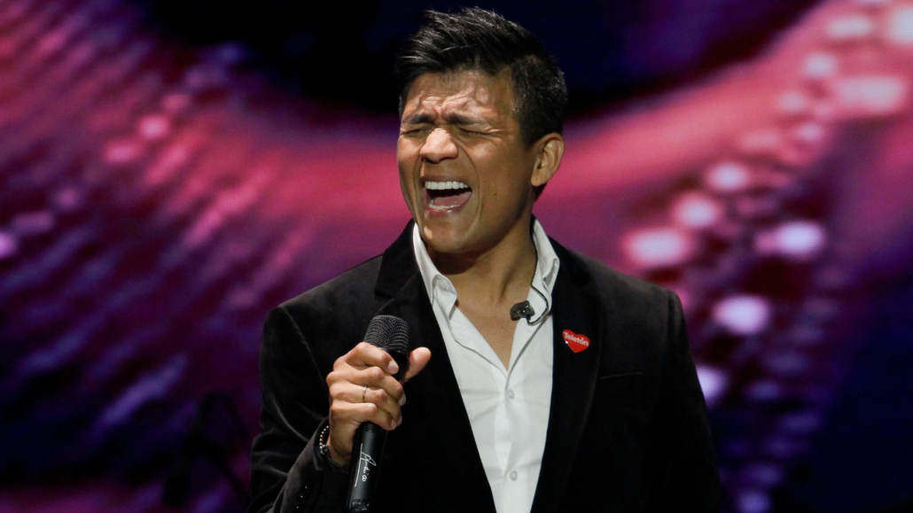 A meses de su separación matrimonial: Américo fue visto con una conocida actriz argentina.