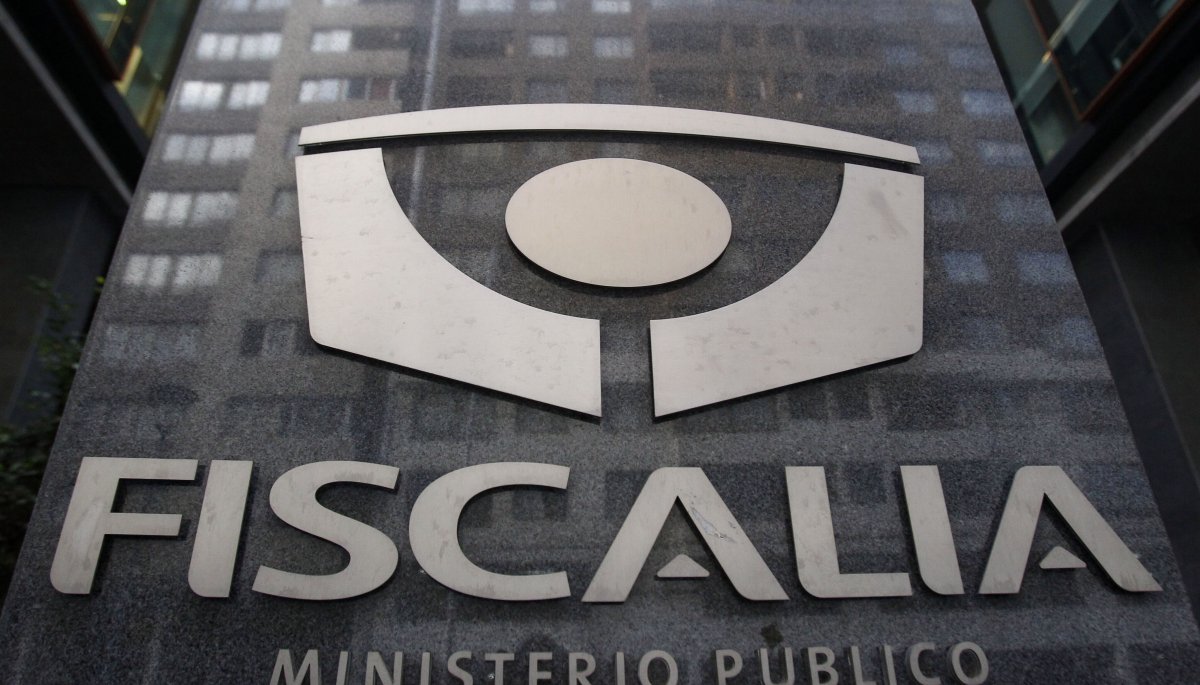 Fiscalía convoca a declarar a la familia del gasfiter que murió en La Moneda por un paro cardíaco.