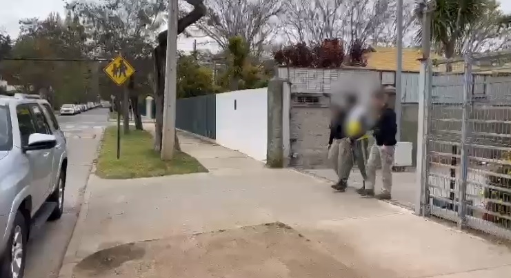 Detienen a un adolescente de 16 años por el homicidio de un hombre en Limache, utilizando un arma cortante.