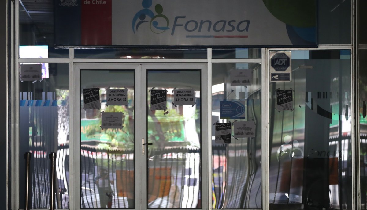 La Contraloría inicia un sumario a Fonasa por irregularidades en licencias médicas y en la cobranza de multas.