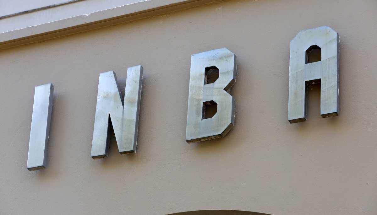 Explosión en el INBA deja a 21 estudiantes hospitalizados, seis de ellos en estado crítico.