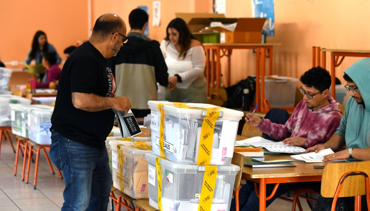 El Diputado Diego Ibáñez reafirma su demanda de un permiso laboral remunerado para los vocales de mesa tras la negativa del Ministro de Hacienda.