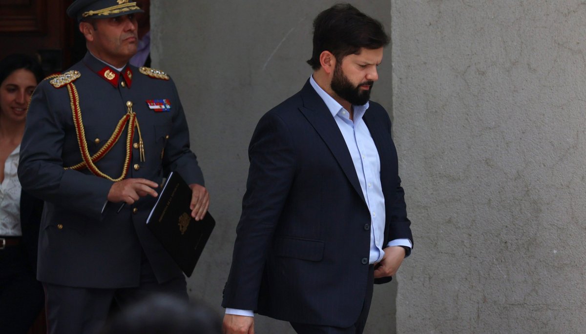 Pulso Ciudadano: La desaprobación de Boric alcanza el 61,8% tras el caso Monsalve.