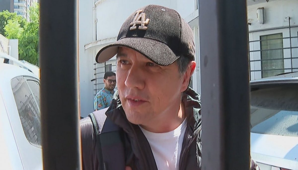 Manuel Monsalve se reúne con sus abogados en Ñuñoa: «Tengo derecho a la defensa»