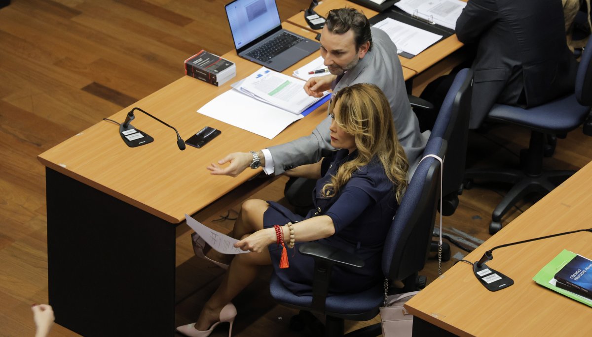 La defensa de Cathy Barriga tildó de «arbitraria» la prisión preventiva dictada en su contra y planea apelar para revocar la decisión.