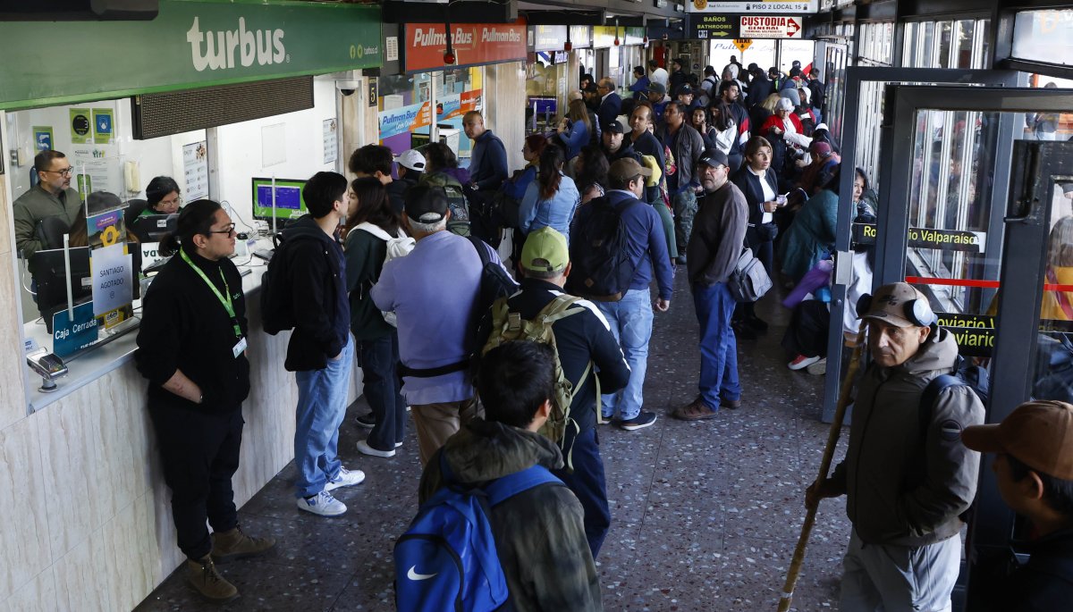 Turbus define como «práctica desleal» los bloqueos de instalaciones realizados por trabajadores en huelga y comunica que reembolsará los pasajes.