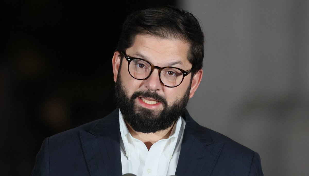 Fiscal afirma que el Presidente Boric es considerado «imputado» en la investigación por «difusión indebida de imágenes íntimas».