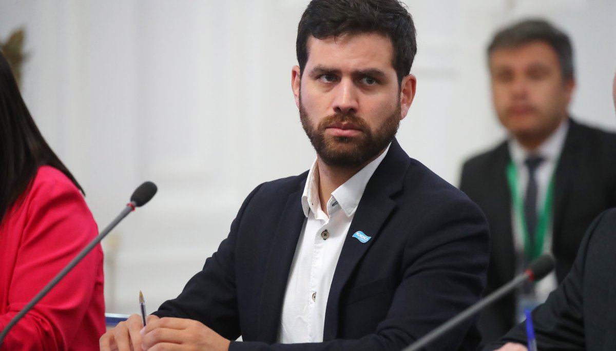 El Diputado Ibáñez sostiene que Monsalve actuó de manera «totalmente desleal» y que comprometió «el Gobierno en su totalidad».