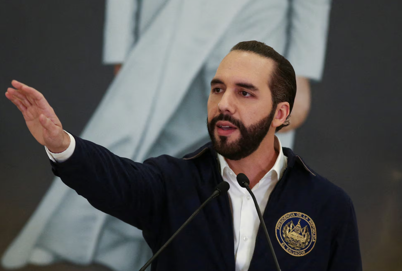 Bukele y Su Enfoque en Seguridad: Una Elección Favorita en Chile