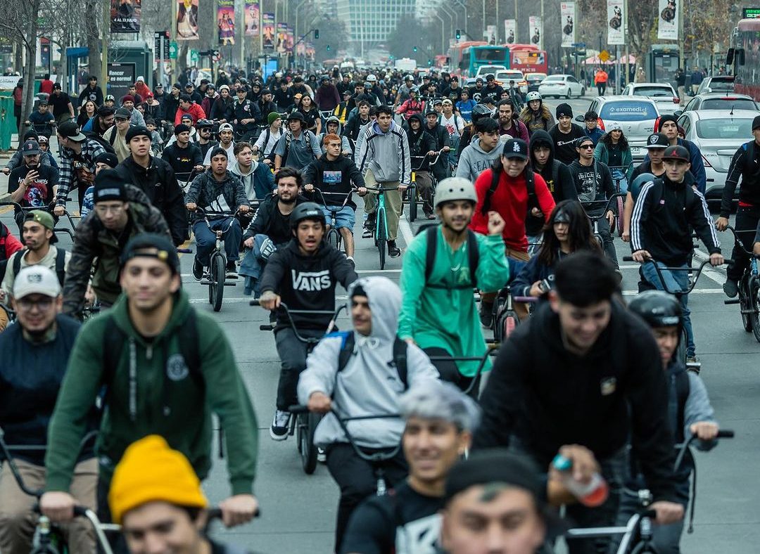 La campaña «Navidad 46,9%» tiene como objetivo que cada hogar en Chile cuente con una bicicleta.