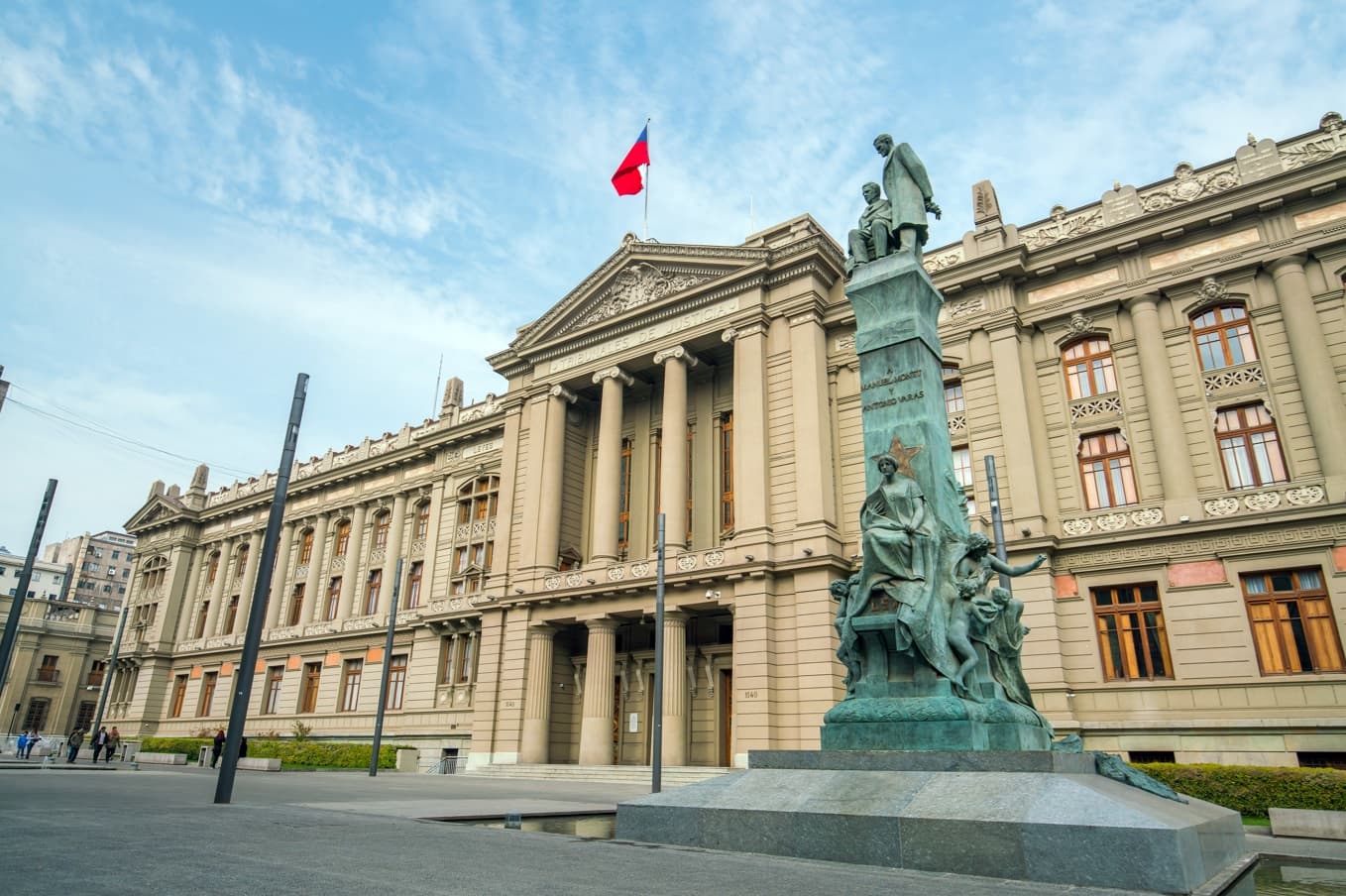 Confirman multa millonaria a Entel PCS por fallas en los servicios de telefonía e internet en la comuna de la Región de Aysén.