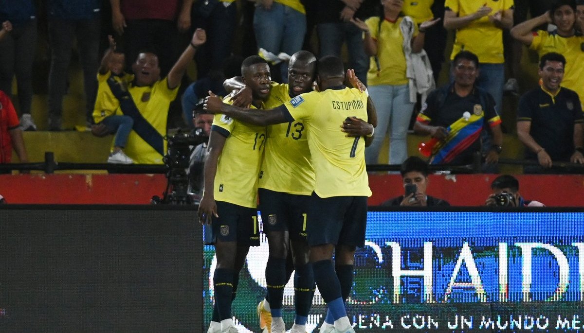 Ecuador venció con claridad a Bolivia y mantiene sus posibilidades de clasificación directa al Mundial.