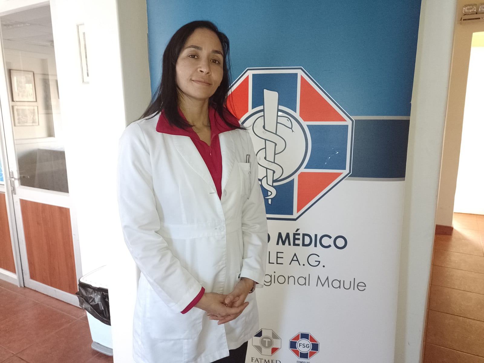 El Colegio Médico del Maule advierte sobre la crisis en la red de salud pública y la migración de profesionales hacia el sector privado.