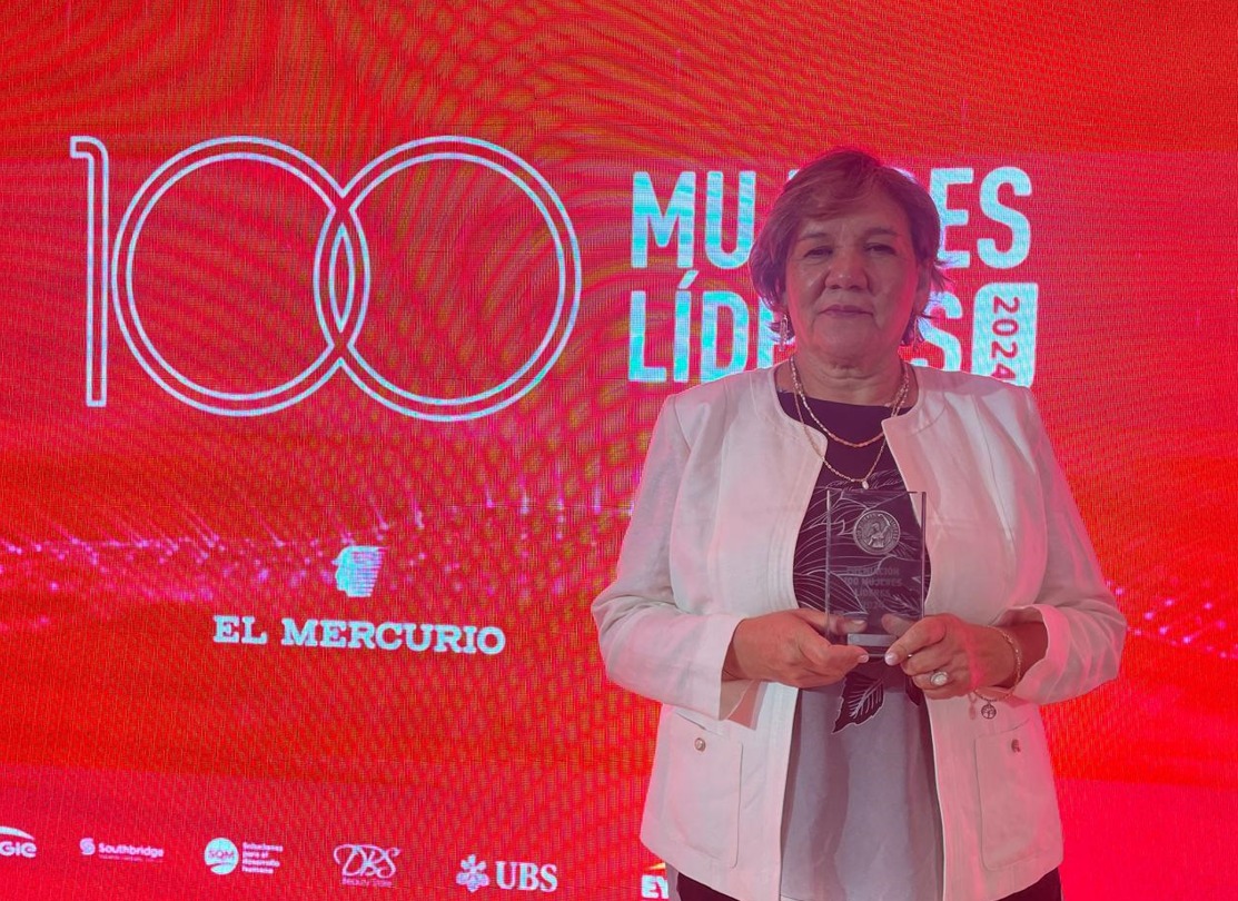 La Directora del Servicio de Salud Maule fue reconocida como una de las 100 mujeres líderes por El Mercurio.