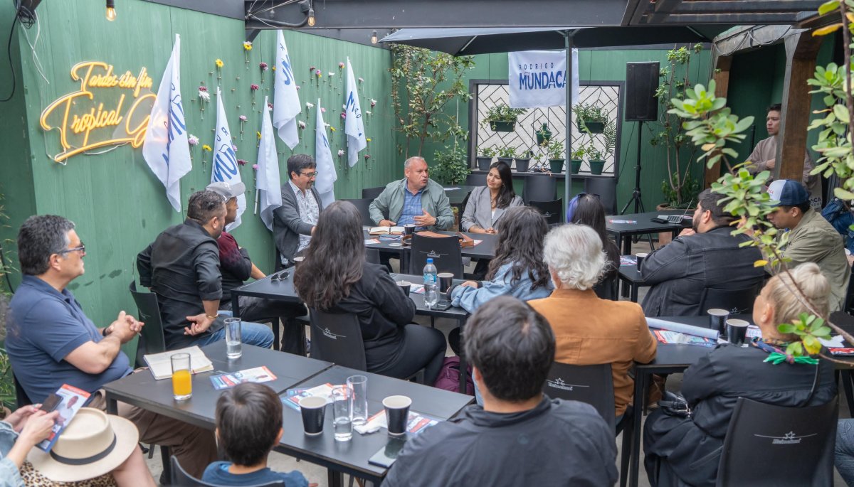 Rodrigo Mundaca se encuentra con representantes del sector productivo regional para fomentar el desarrollo económico y cultural de la Región de Valparaíso.