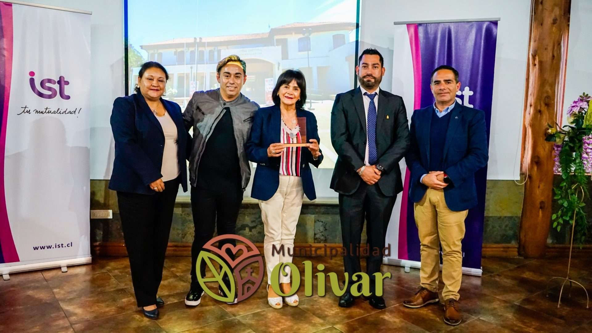 Municipio de Olivar recibe la Distinción al Mérito 2024.