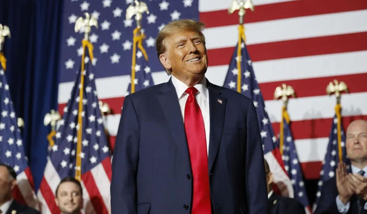 Donald Trump festeja su triunfo en las elecciones presidenciales.