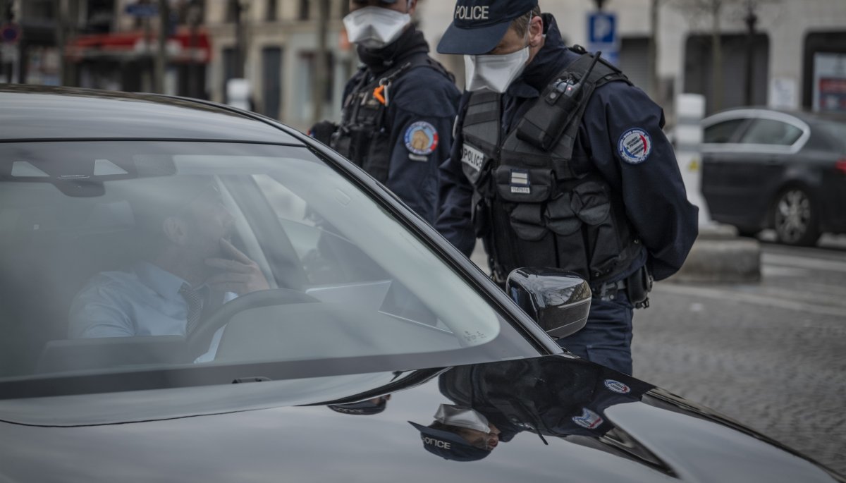 El secuestro de cuatro personas en las afueras de París concluyó sin víctimas.