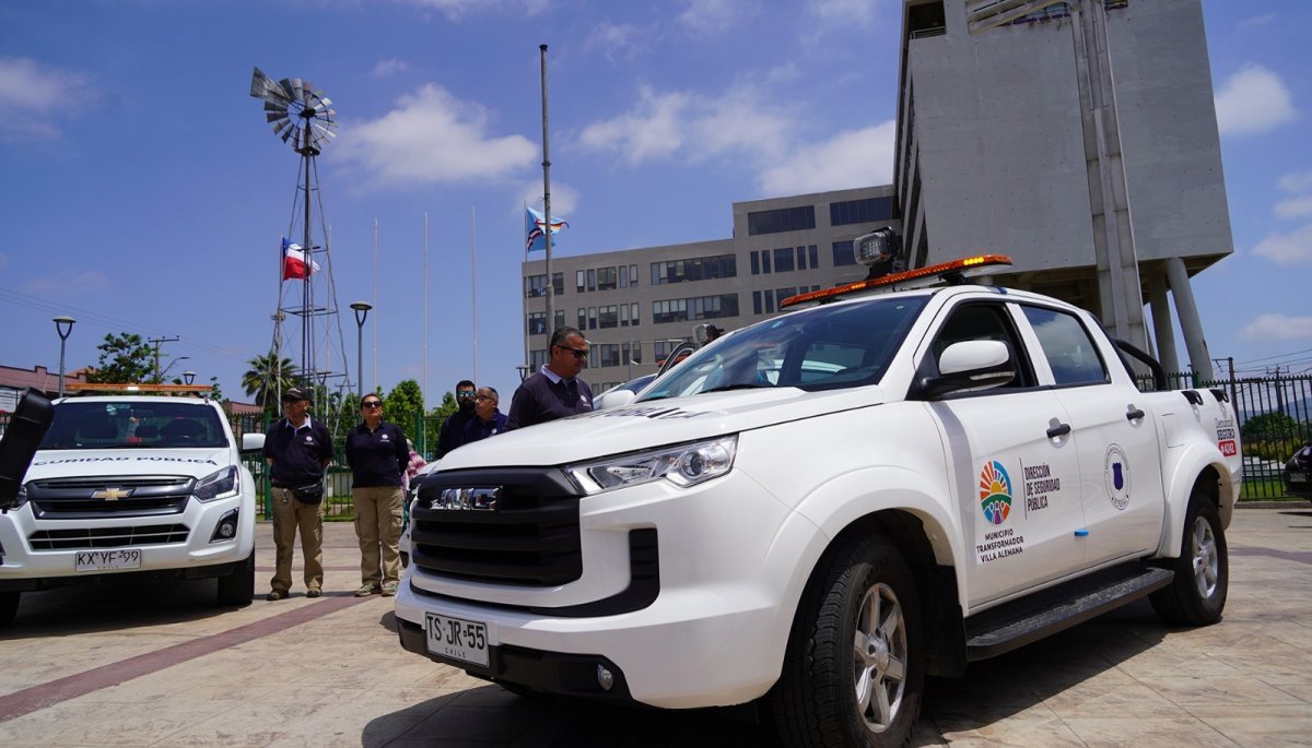 Villa Alemana incorpora dos nuevas camionetas 4×4 para fortalecer la seguridad pública.