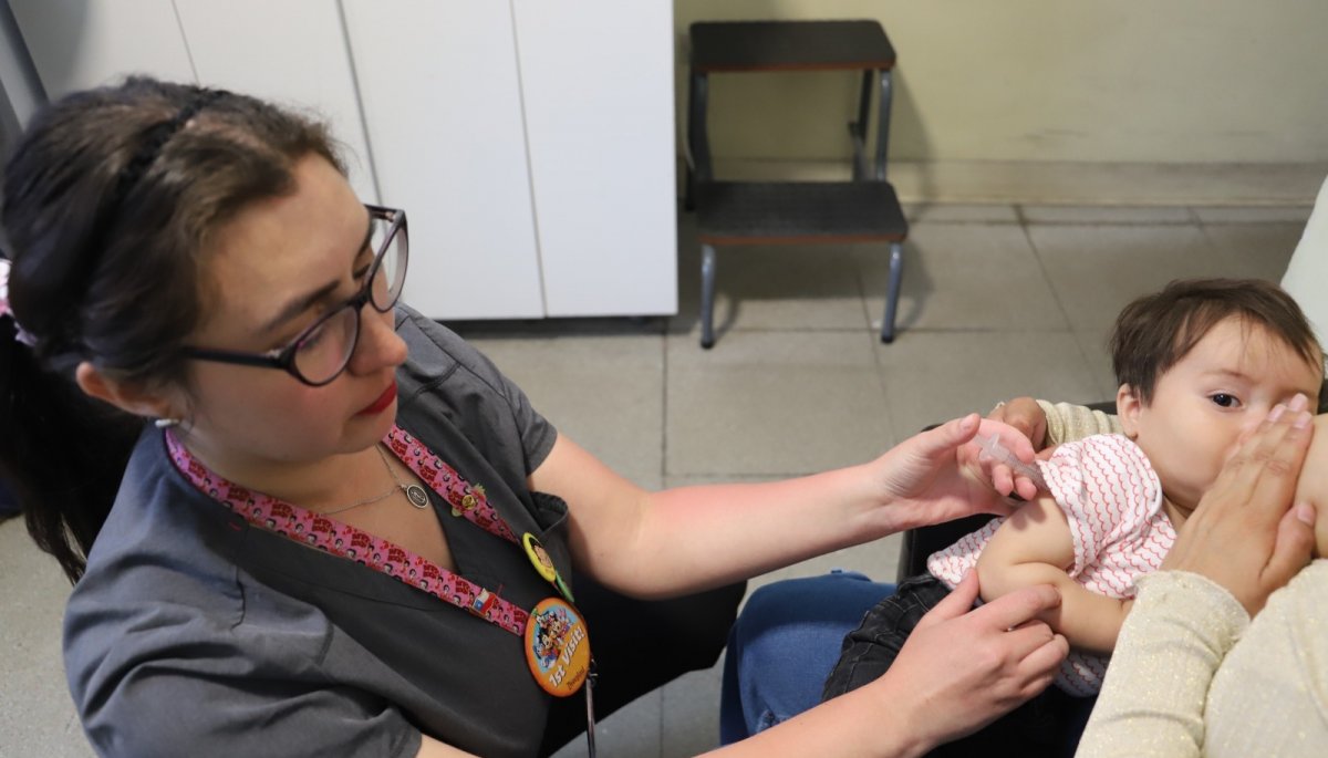 Resaltan la inclusión de dosis de refuerzo de la vacuna contra la meningitis para lactantes de 18 meses en la V Región.